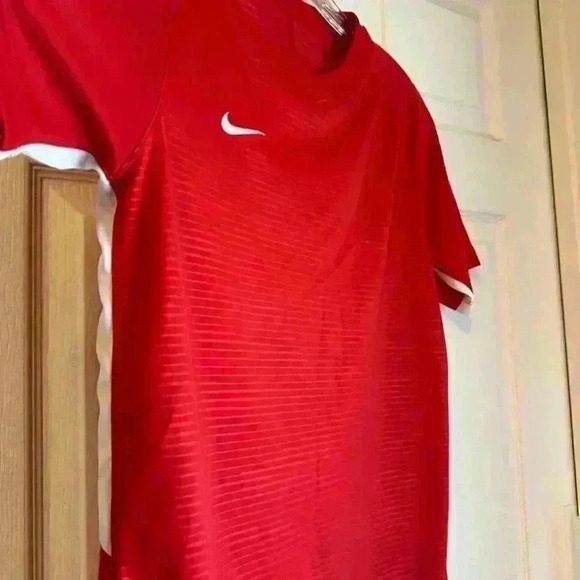 Nike Short Sleeve Dri-Fit Jersey Men's Medium Red Soccer Volleyball Golf - Picture 3 of 6